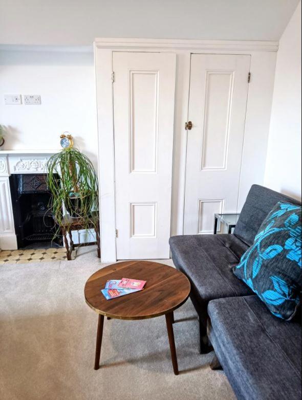 Stylish 2-Bed Flat, Quick Access To London Sightsアパートメント エクステリア 写真